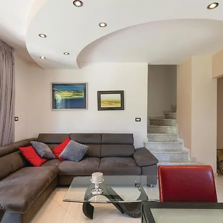 Nyaraló 5 Bedroom Beautiful In Labin