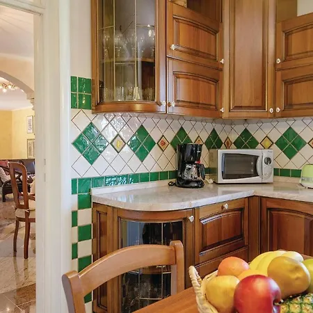 5 Bedroom Beautiful In Labin