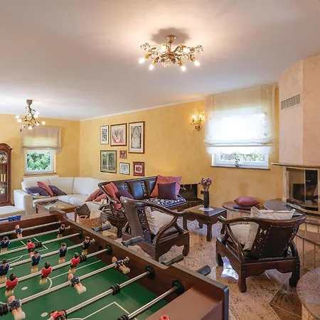 5 Bedroom Beautiful In Nyaraló *