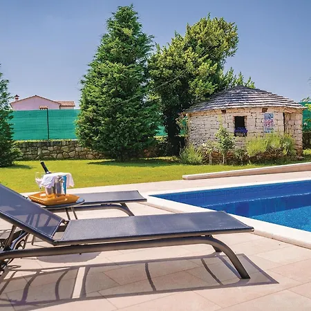 5 Bedroom Beautiful In Labin