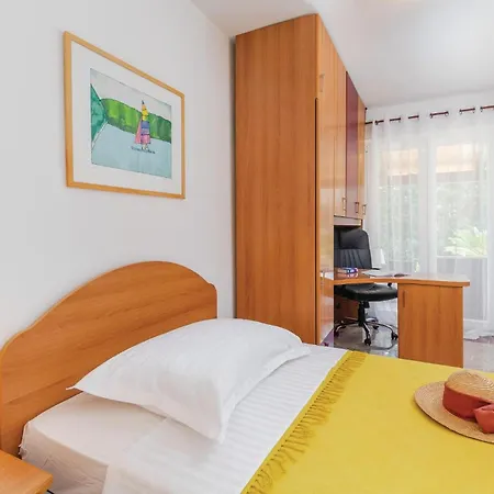 5 Bedroom Beautiful In