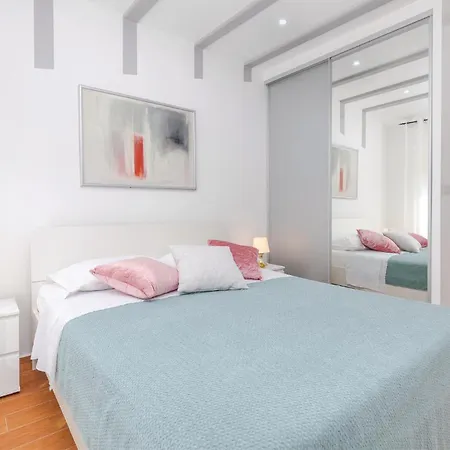 5 Bedroom Beautiful In Nyaraló *