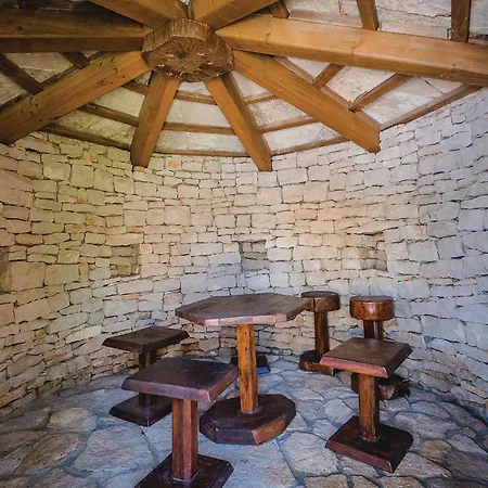 5 Bedroom Beautiful In Nyaraló *