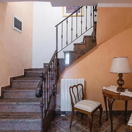 5 Bedroom Beautiful In